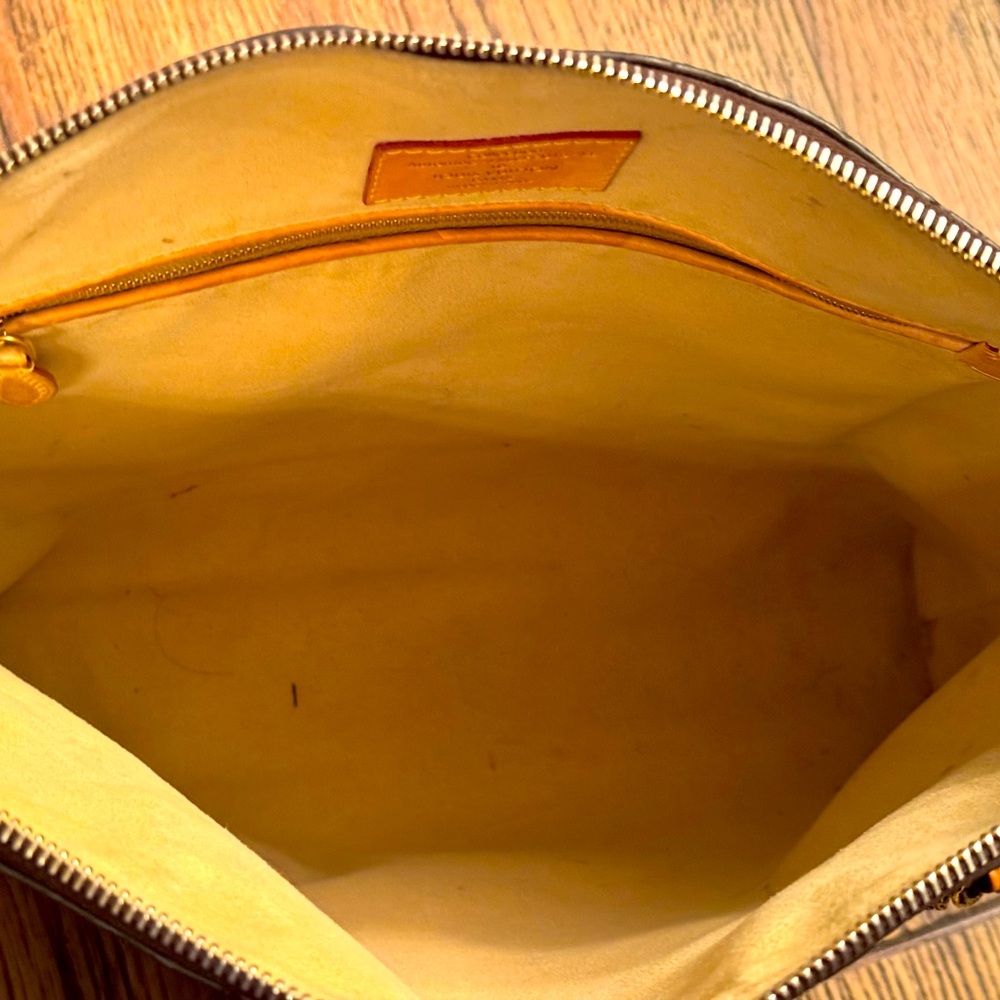 Louis Vuitton Handbag